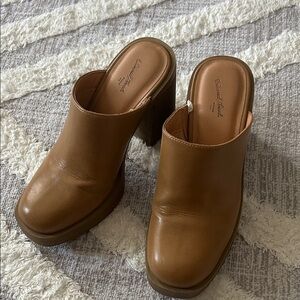 Universal Thread Tan Mules